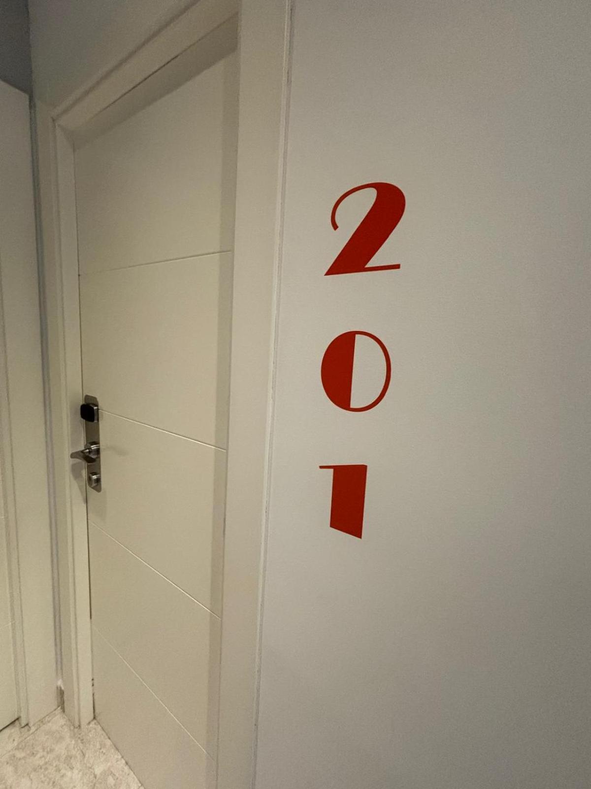Hostal Barrera Madrid Dış mekan fotoğraf