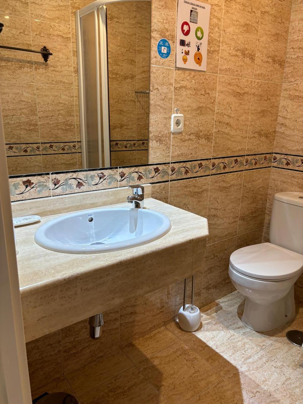Hostal Barrera Madrid Dış mekan fotoğraf