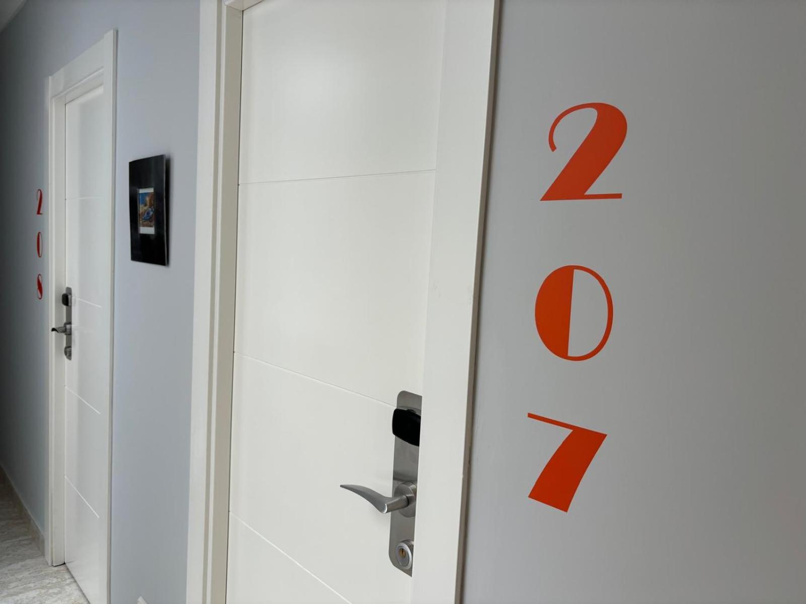 Hostal Barrera Madrid Dış mekan fotoğraf