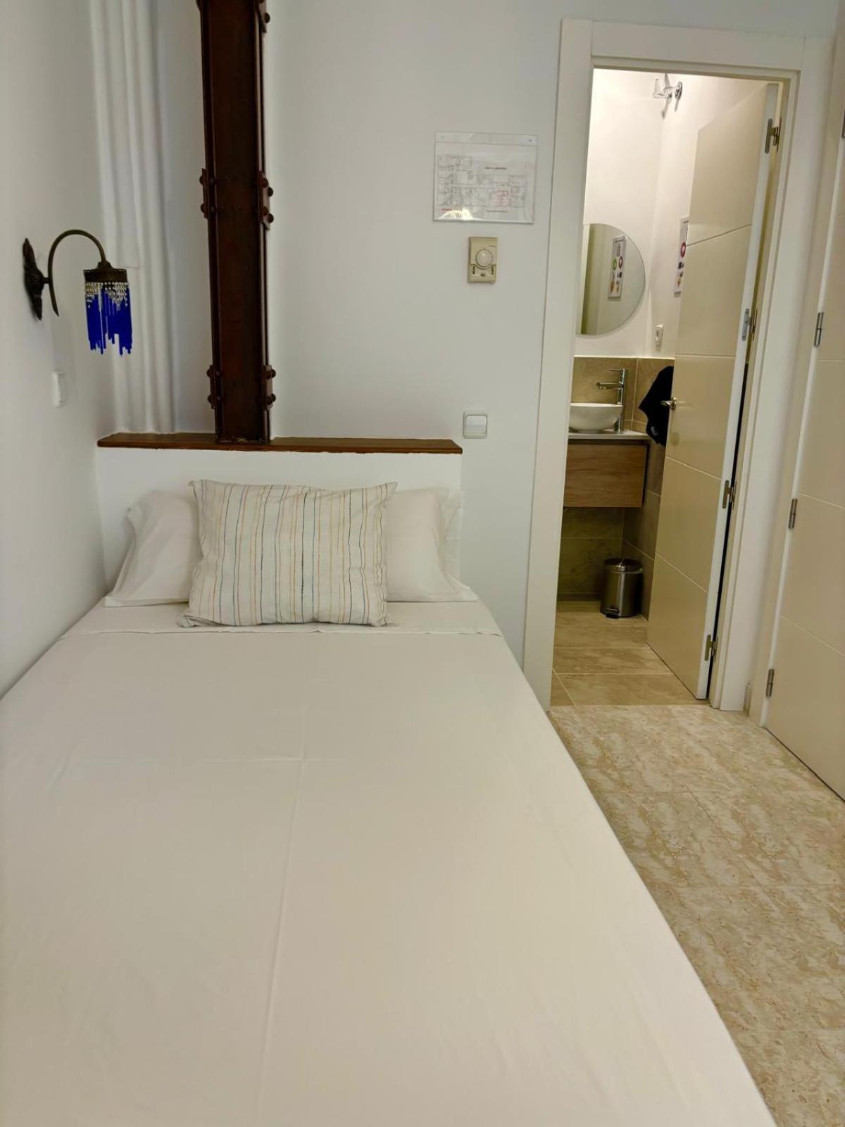 Hostal Barrera Madrid Dış mekan fotoğraf
